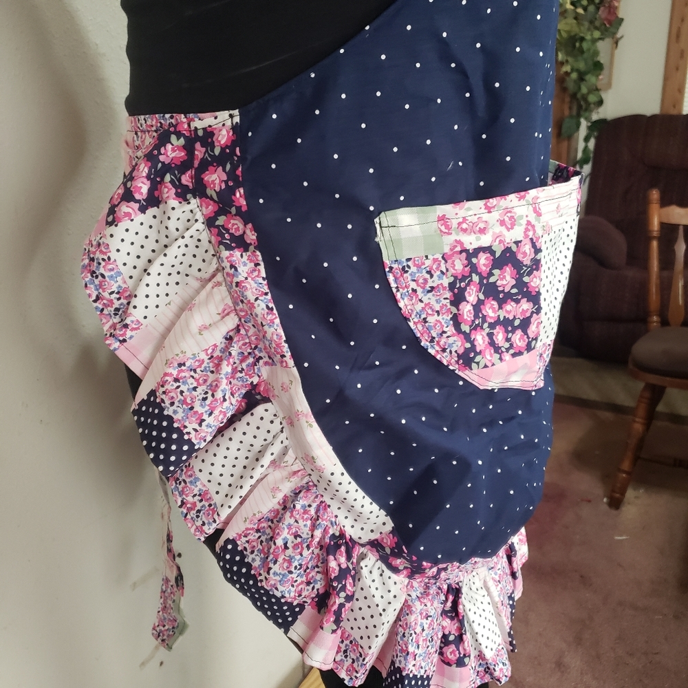 Quilted Ruffle Handmade Kitchen Apron - Picture 8 of 12